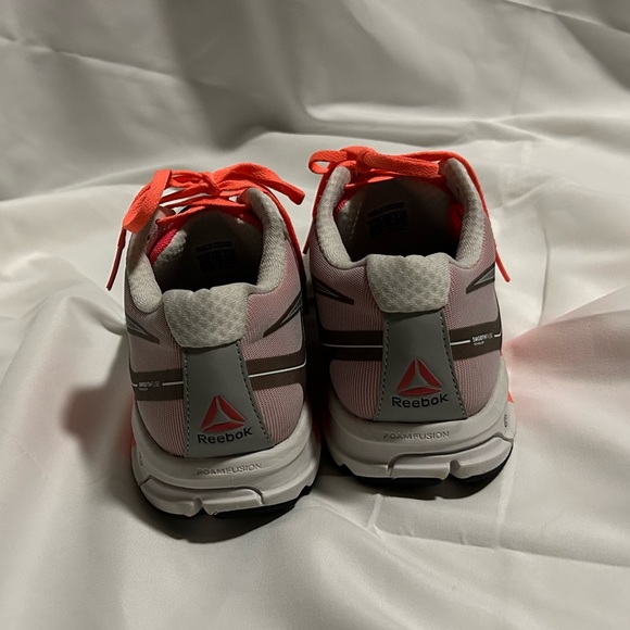 Reebok women’s walking/running shoes. CTR = cushion transition rebound. Size 11 - Picture 5 of 12